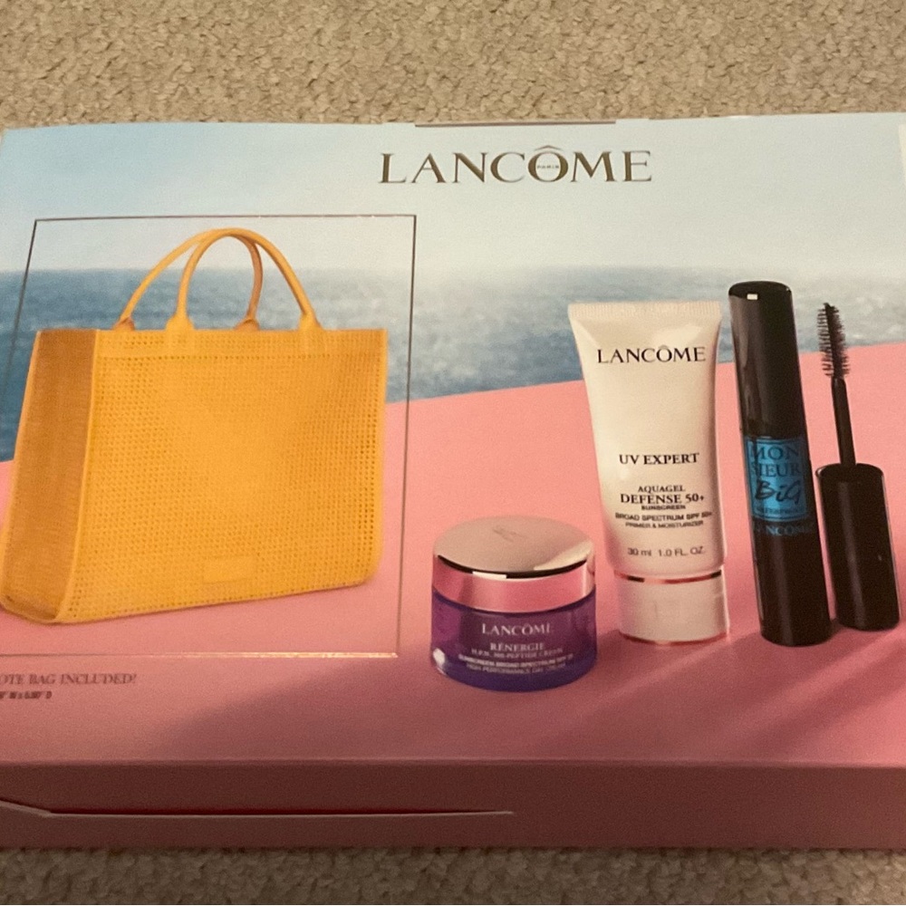 BoxedLANCÔME Beauty Set w Waffle Tote